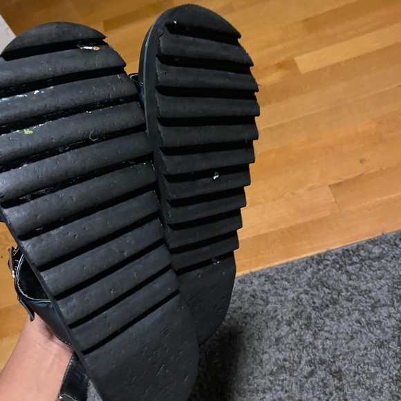 Sandals - Picture 4 of 4